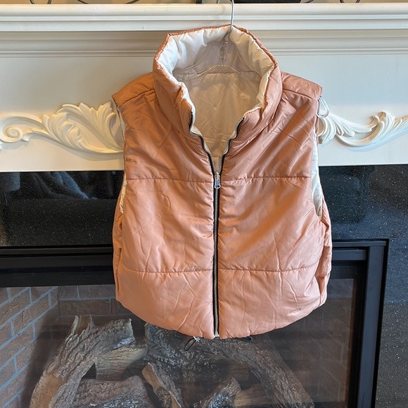 Cozy Reversible Puffer Vest Sleeveless Jacket Womens XL Beige Tan Trendy New - Picture 8 of 14